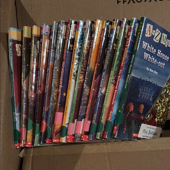 A-Z Mysteries Book Set by Ron Roy - Picture 1 of 4